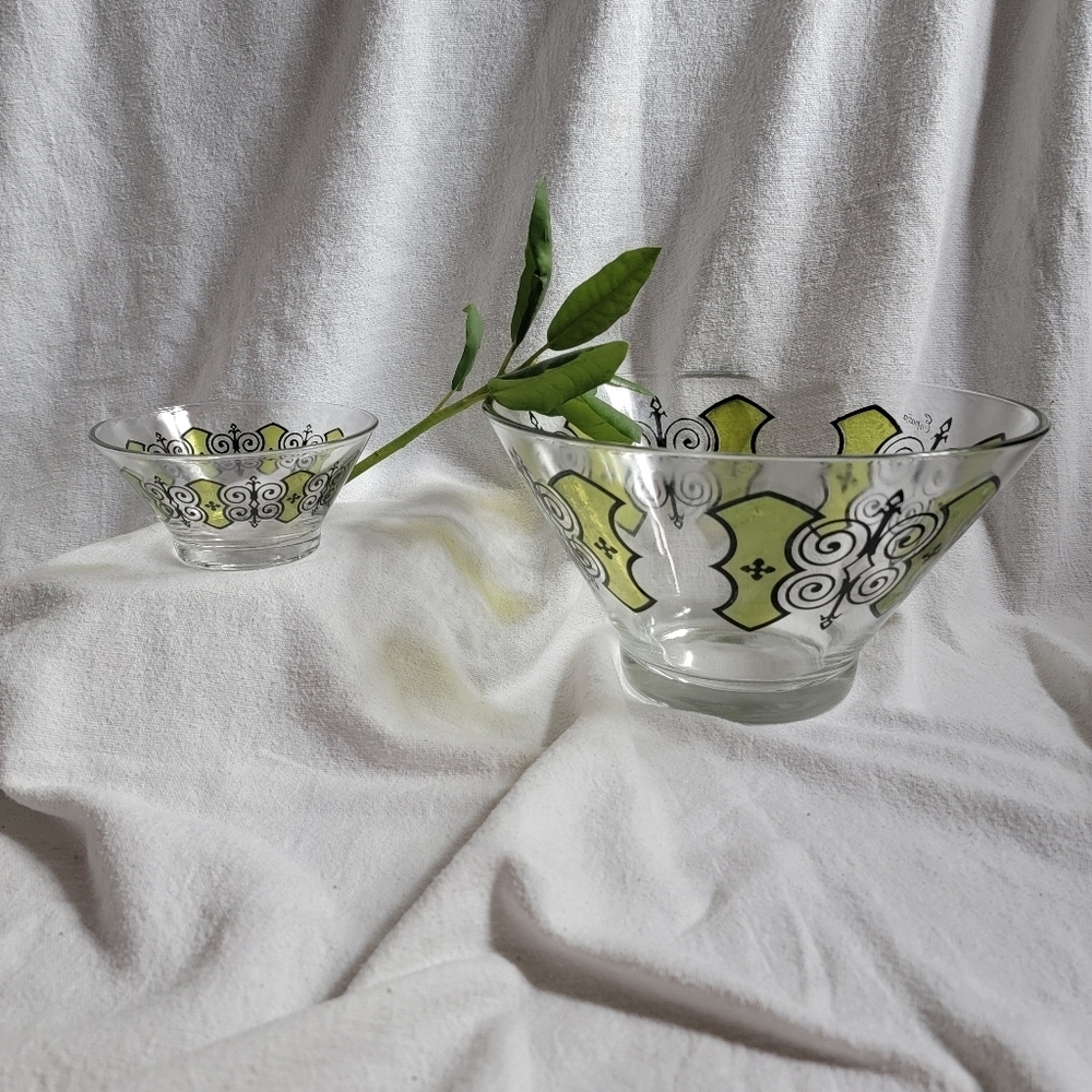 Vintage 50's Anchor Hocking Bowl and Dip set  🥑🫕